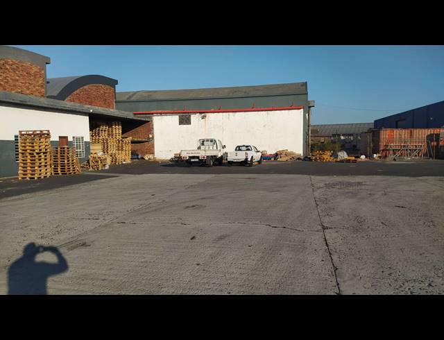 1,058M² WAREHOUSE TO LET IN EPPING INDUSTRIAL